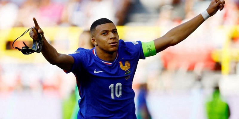 Chuyên mục tin tức bóng đá sẽ cập nhật những chuyển động mới nhất của làng túc cầu